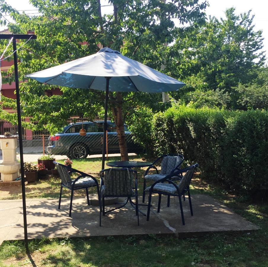 Nis Apartman Extérieur photo