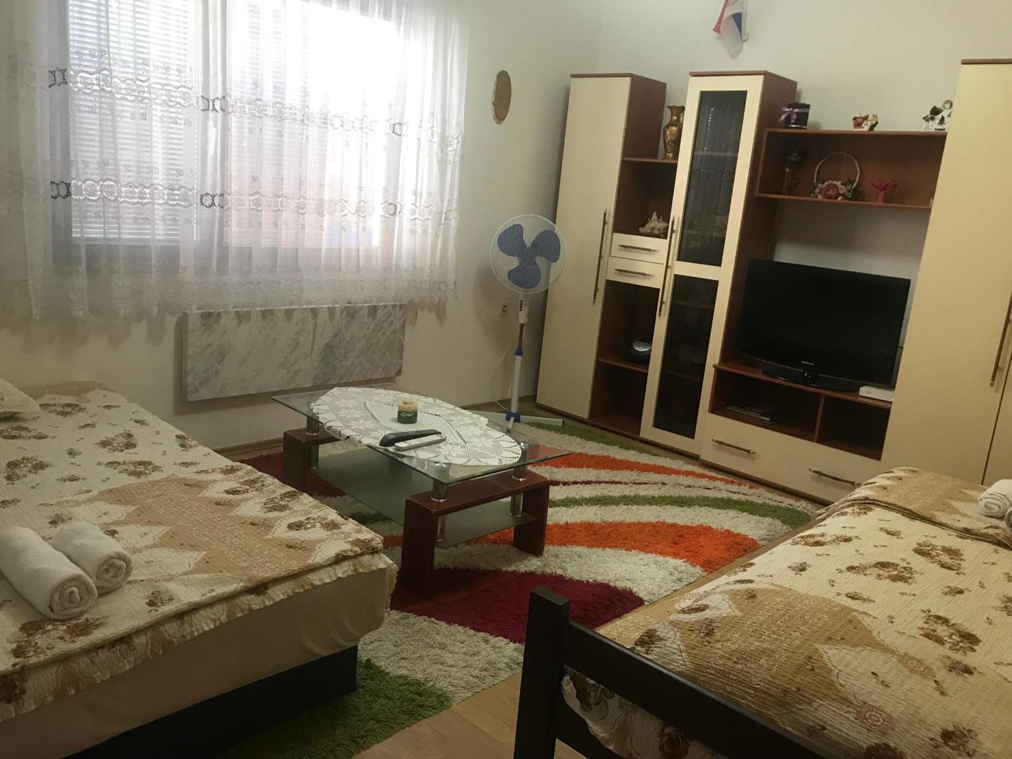 Nis Apartman Extérieur photo