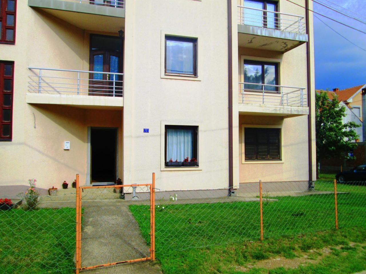 Nis Apartman Extérieur photo