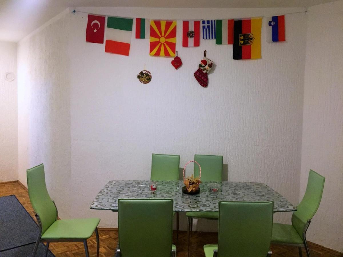 Nis Apartman Extérieur photo